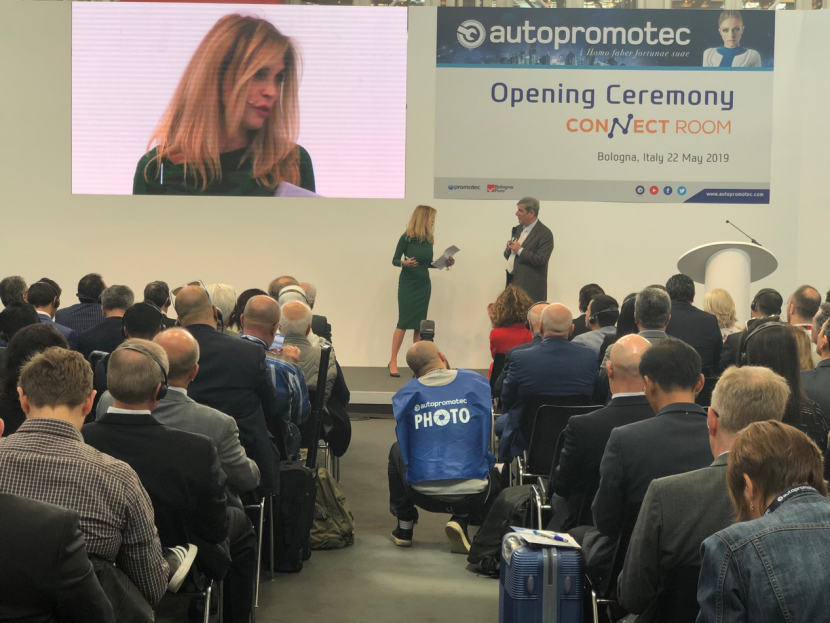 公司領導受意大利經貿辦邀請參加意大利博洛尼亞兩年一屆的汽配展會(圖2)